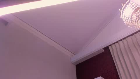 Snapshot of miawoderfull chatting on 03.11.25 Mia online show from 03.11.25