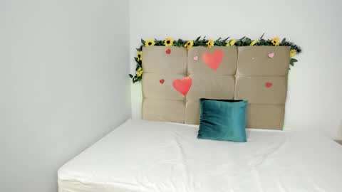 Snapshot of michael_and_sharon chatting on 02.21.25 Micky and Sharon online show from 02.21.25