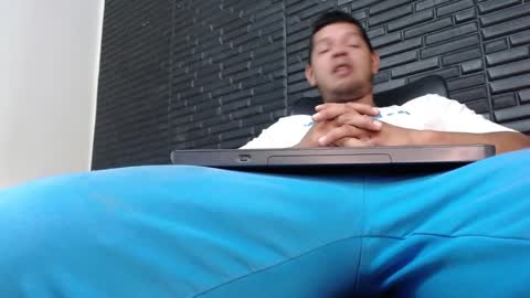 Michael Daviss online show from 12.17.24