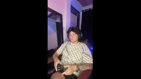 michael independent model  online show from 12.02.24