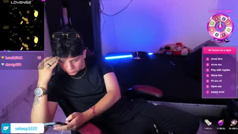 michael independent model  online show from 01.30.25