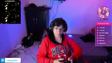 michael independent model  online show from 02.18.25