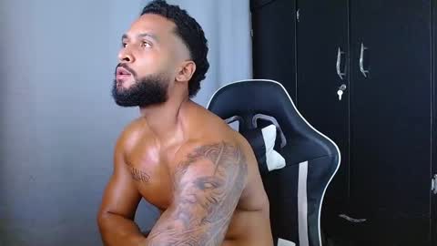 Snapshot of michael_maximo chatting on 02.09.26 maximo online show from 02.09.26