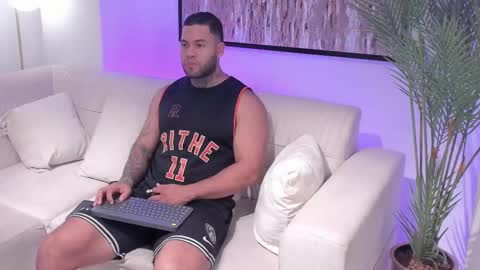 Michael Salens independent model online show from 02.21.25