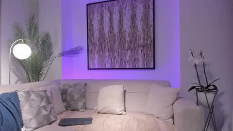 Michael Salens independent model online show from 03.01.25