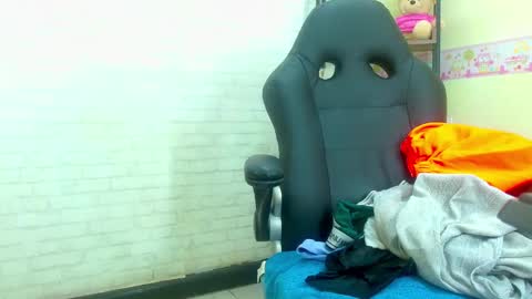 Snapshot of michael_twuis chatting on 01.12.25 I AM MICHAEL online show from 01.12.25