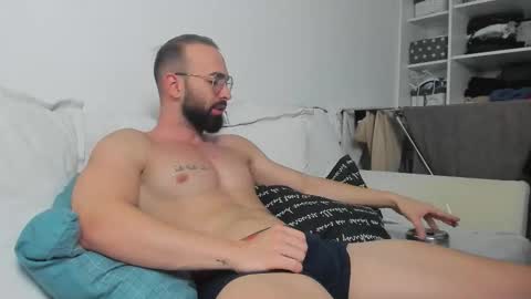 Snapshot of michaelevansx chatting on 10.09.25 MichaelEvansx online show from 10.09.25