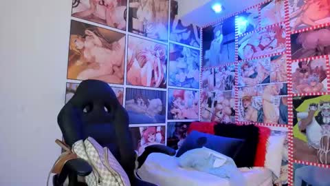 Snapshot of michel_lopez18 chatting on 02.15.25 michel_lopez18 online show from 02.15.25