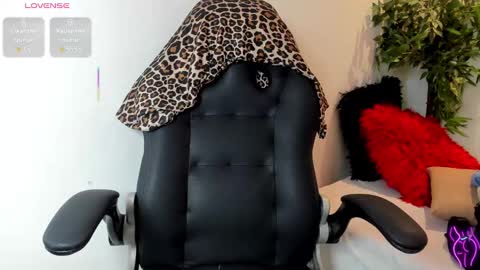 Snapshot of michel_lopez18 chatting on 09.09.25 michel_lopez18 online show from 09.09.25