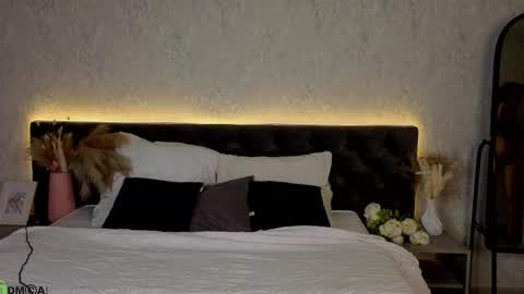 Snapshot of michelle_blond chatting on 03.26.26 michelle_blond online show from 03.26.26