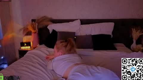 Snapshot of michelle_blond chatting on 04.28.26 michelle_blond online show from 04.28.26