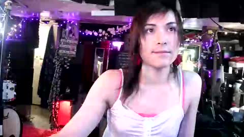 Snapshot of michelle_flowers chatting on 11.11.25 michelle_flowers online show from 11.11.25