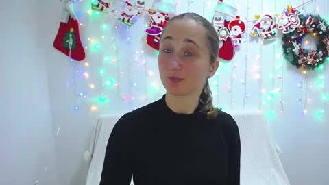 Snapshot of michellee11 chatting on 01.13.25 Michel online show from 01.13.25