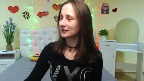 Snapshot of michellee11 chatting on 03.06.25 Michel online show from 03.06.25