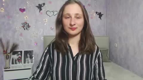 Snapshot of michellee11 chatting on 03.11.25 Michel online show from 03.11.25