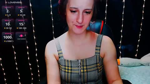 Snapshot of michelleevie chatting on 01.10.25 Agatha online show from 01.10.25