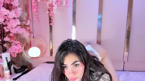 Snapshot of michellespencer1 chatting on 11.09.25 Michelle online show from 11.09.25