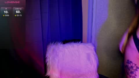 Snapshot of michellevelour chatting on 05.17.26 Michelle online show from 05.17.26