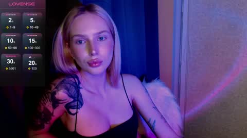 Snapshot of michellevelour chatting on 05.19.26 Michelle online show from 05.19.26