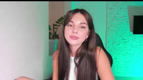 Michellee online show from 09.26.25