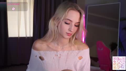 Snapshot of mickeydior chatting on 09.26.25 mickeydior online show from 09.26.25