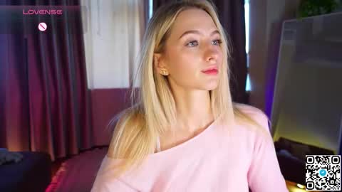 Snapshot of mickeydior chatting on 10.06.25 mickeydior online show from 10.06.25