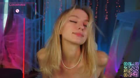 Snapshot of mickeydior chatting on 11.03.25 mickeydior online show from 11.03.25