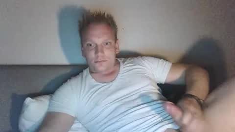 mickkxl online show from 10.19.25