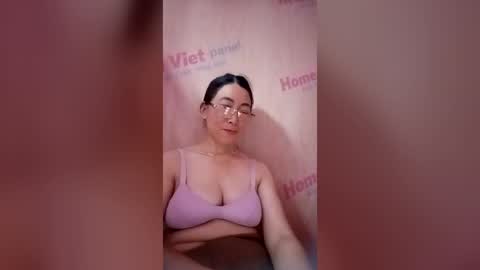 Snapshot of mickye00 chatting on 06.18.26 Miky online show from 06.18.26