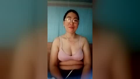 Snapshot of mickye00 chatting on 06.22.26 Miky online show from 06.22.26