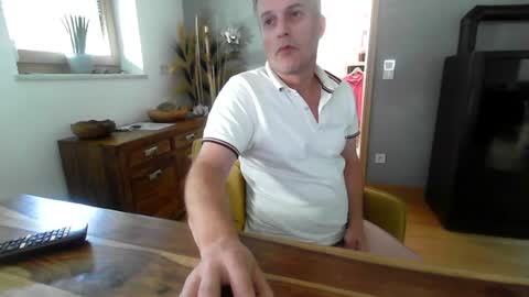 Snapshot of microsbody chatting on 06.26.26 microsbody online show from 06.26.26