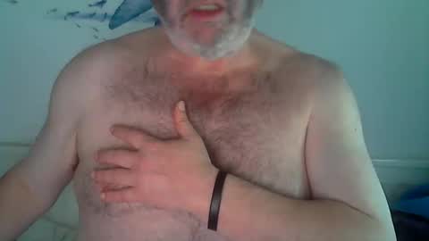 Snapshot of midhir chatting on 05.06.26 kike online show from 05.06.26