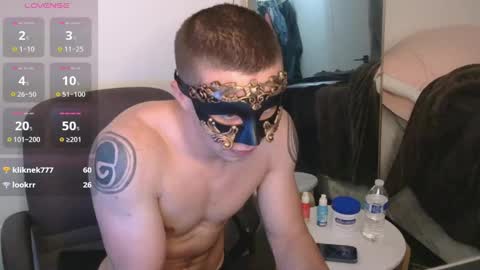 Snapshot of midnightmasc chatting on 05.05.26 midnightmasc online show from 05.05.26
