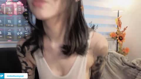 Snapshot of midori__san chatting on 10.27.25 midori__san online show from 10.27.25