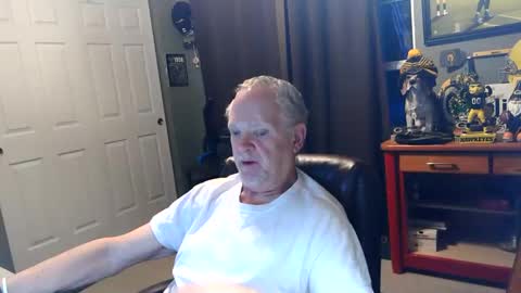Snapshot of midwestdad09 chatting on 06.01.26 midwestdad09 online show from 06.01.26