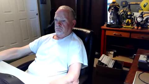 Snapshot of midwestdad09 chatting on 06.07.26 midwestdad09 online show from 06.07.26
