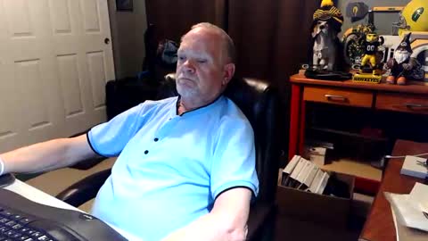 Snapshot of midwestdad09 chatting on 06.08.26 midwestdad09 online show from 06.08.26