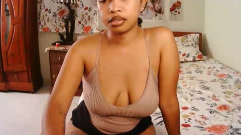 Snapshot of miel_07 chatting on 04.29.26 miel_07 online show from 04.29.26