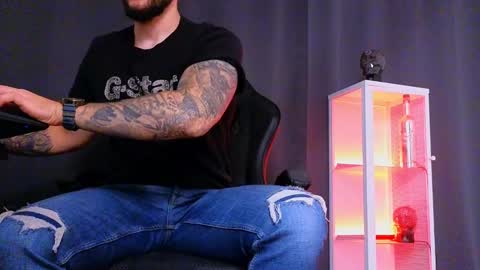 Snapshot of mightyaaron chatting on 02.14.25 MightyAaron online show from 02.14.25