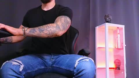 Snapshot of mightyaaron chatting on 02.19.25 MightyAaron online show from 02.19.25