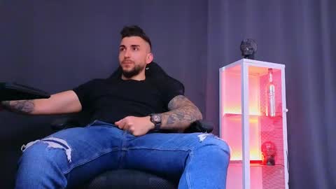 Snapshot of mightyaaron chatting on 02.20.25 MightyAaron online show from 02.20.25