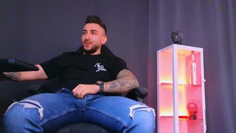 Snapshot of mightyaaron chatting on 02.22.25 MightyAaron online show from 02.22.25