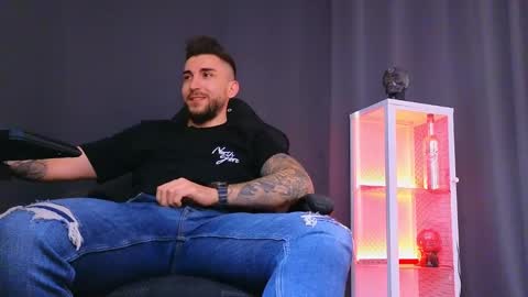 Snapshot of mightyaaron chatting on 02.22.25 MightyAaron online show from 02.22.25