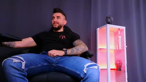 Snapshot of mightyaaron chatting on 02.25.25 MightyAaron online show from 02.25.25