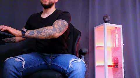 Snapshot of mightyaaron chatting on 03.01.25 MightyAaron online show from 03.01.25