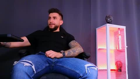 Snapshot of mightyaaron chatting on 03.04.25 MightyAaron online show from 03.04.25