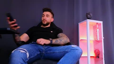 Snapshot of mightyaaron chatting on 03.04.25 MightyAaron online show from 03.04.25