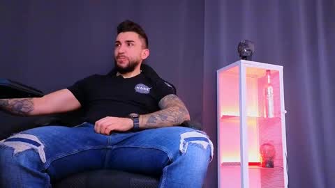 Snapshot of mightyaaron chatting on 03.07.25 MightyAaron online show from 03.07.25