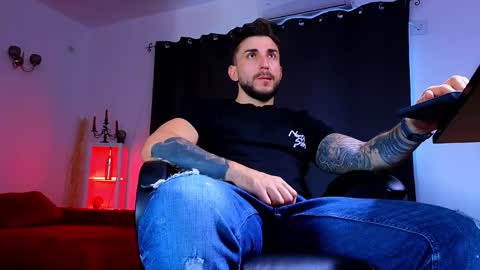 Snapshot of mightyaaron chatting on 09.08.25 MightyAaron online show from 09.08.25