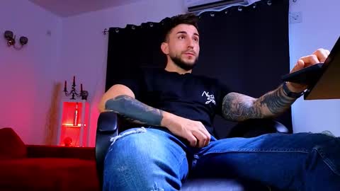 Snapshot of mightyaaron chatting on 09.09.25 MightyAaron online show from 09.09.25